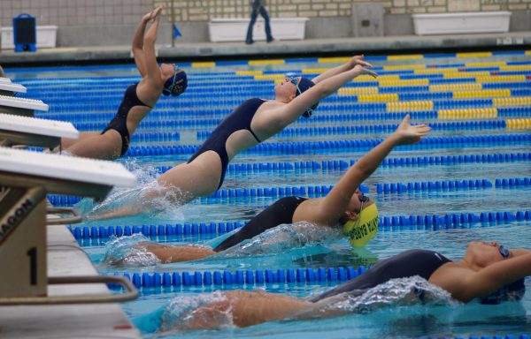 Girls junior varsity 400 yard freestyle relay.